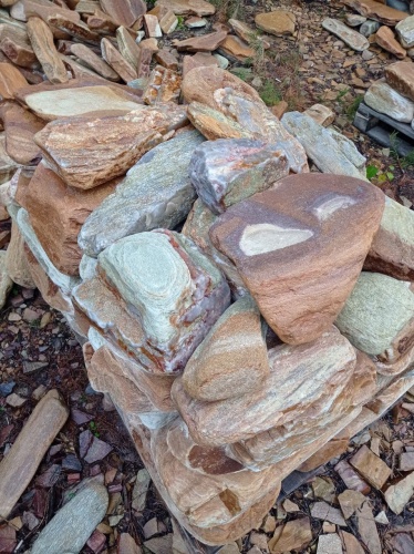 Златолит жёлтый, жёлто-зелёный глыбки и валуны для ланшафтного дизайна купить в Чернушке