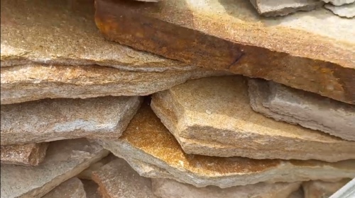 Плитняк златолит жёлтый золотистый для отмостки купить в Чернушке