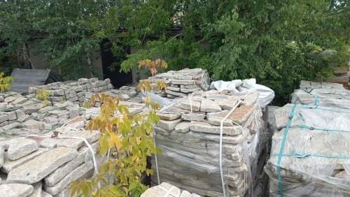 Плитняк галтованный гранитный для ландшафтного дизайна купить в Чернушке