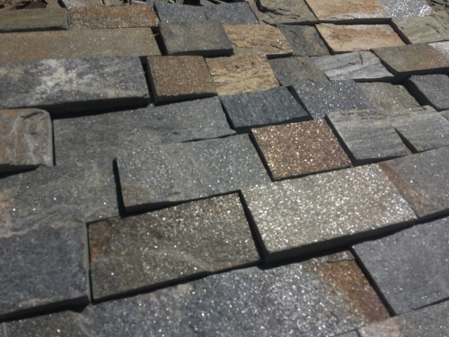 Плитка пилёная златолит Уральский для цоколя, отмостки купить в Чернушке