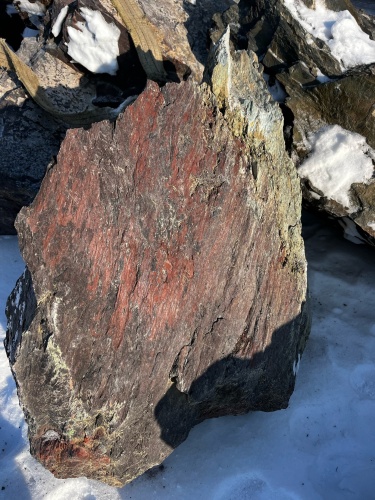 Ландшафтные глыбы красно-фиолетовые 200-1000 килограмм купить в Чернушке