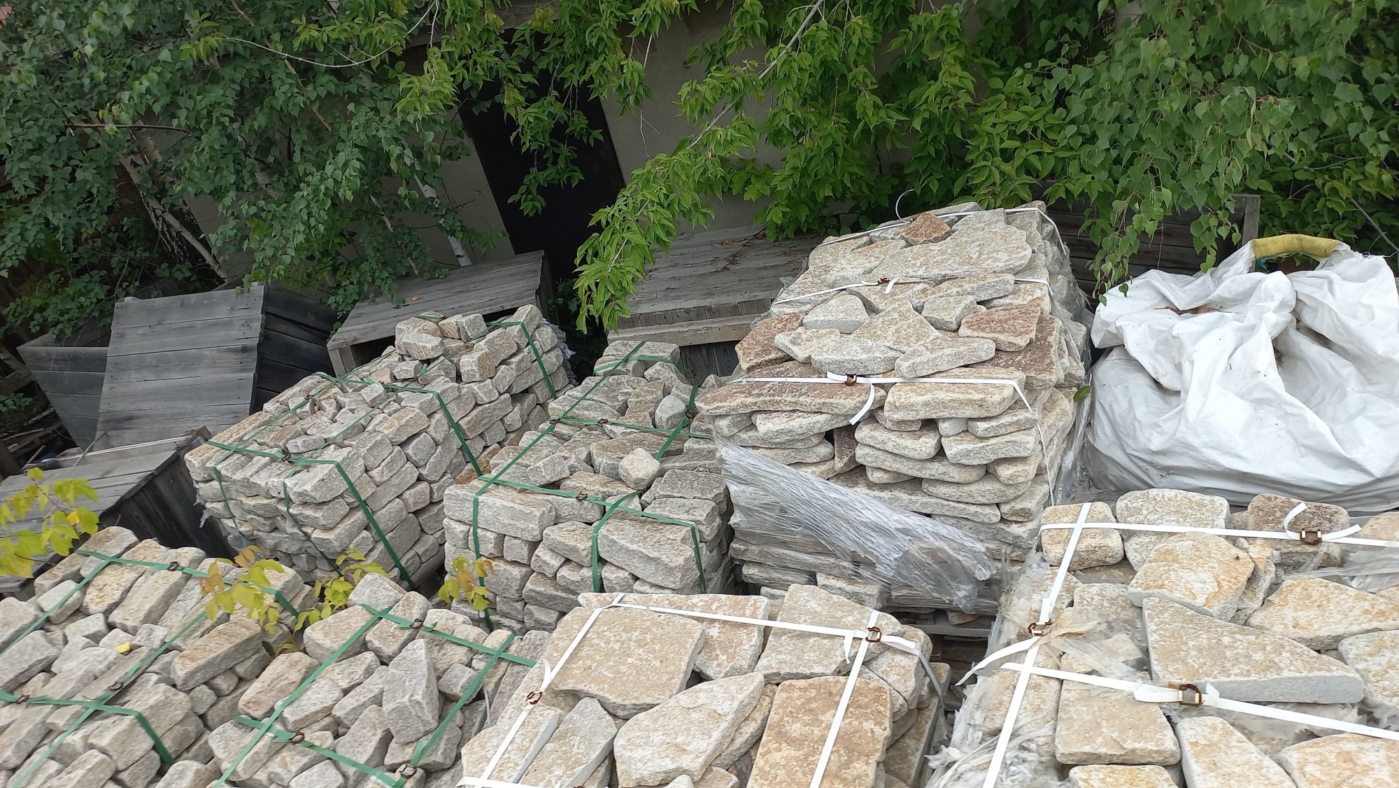 Плитняк гранитный галтованный купить в Чернушке