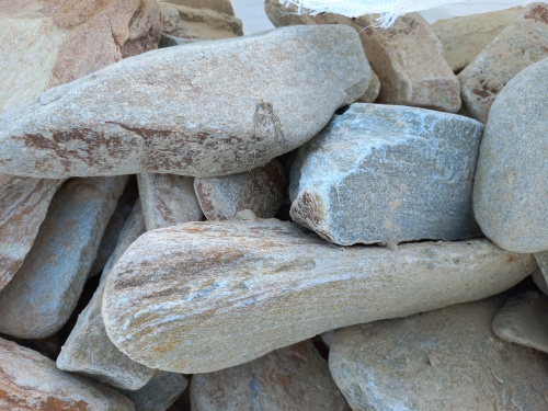 Златолит жёлтый, жёлто-зелёный глыбки и валуны для ланшафтного дизайна купить в Чернушке