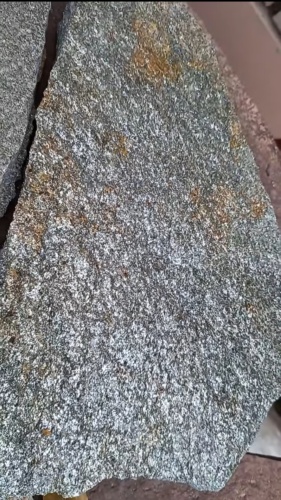 Плитняк златолит серебристый для цоколя, отмостки купить в Чернушке