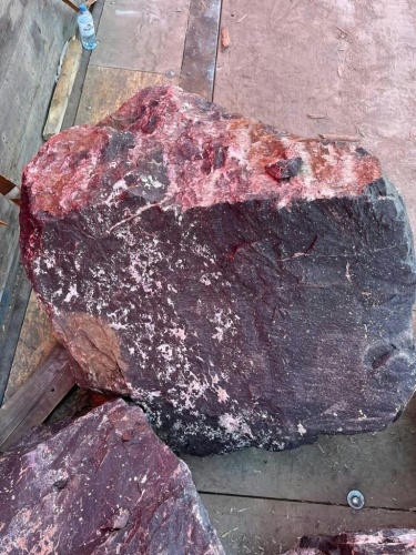 Камни для ландшафтного дизайна красно-фиолетовые 10-60 килограмм купить в Чернушке