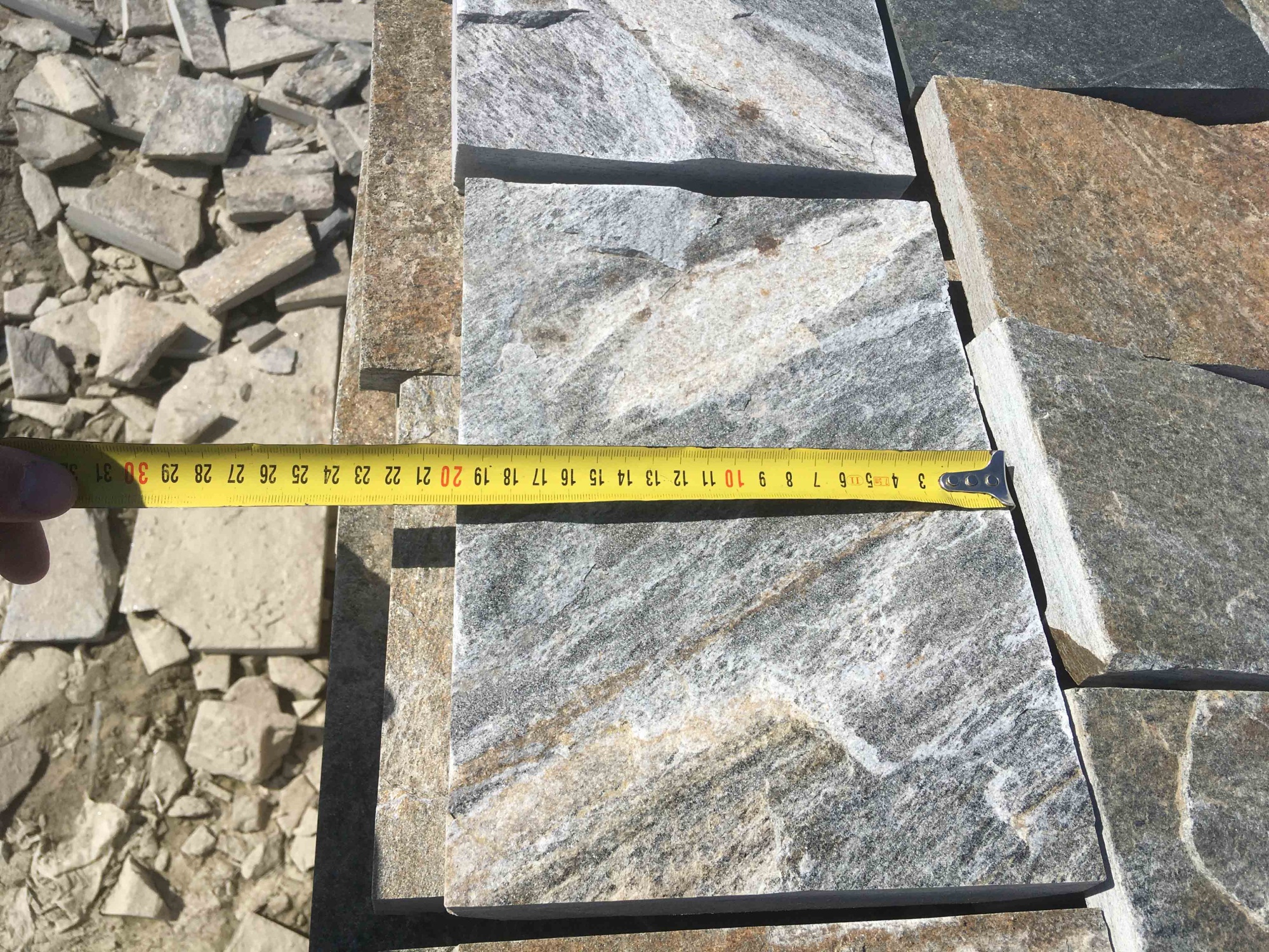 Плитка пилёная златолит Уральский для цоколя, отмостки купить в Чернушке