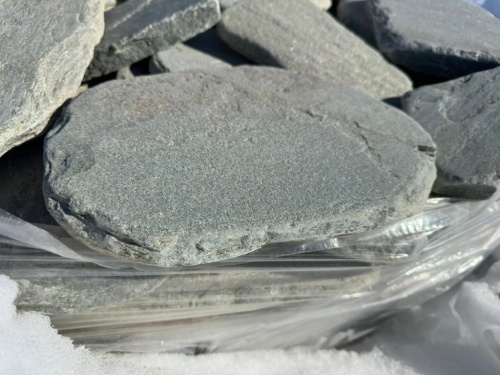 Плитняк златолит зелёный галтованный для мощения на бетон купить в Чернушке